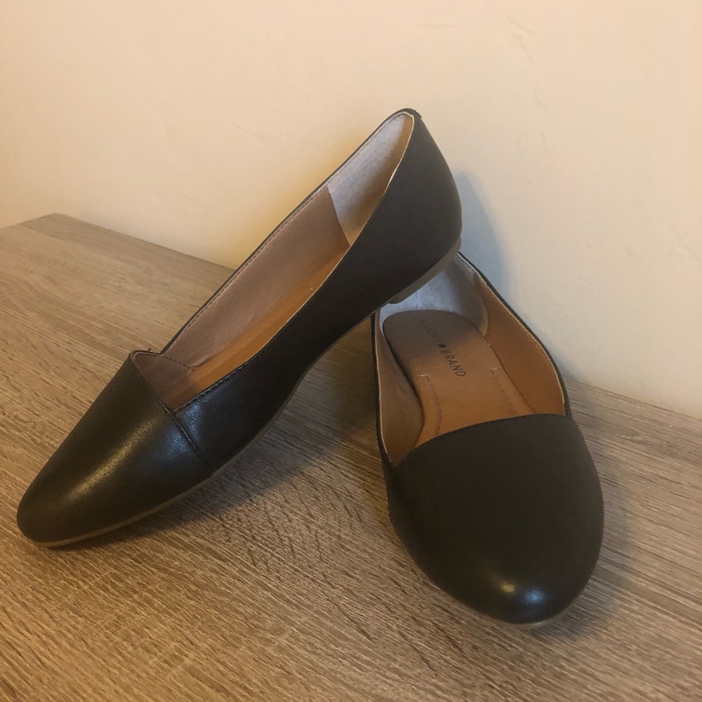 Size 7M women’s Lucky Brand black flats